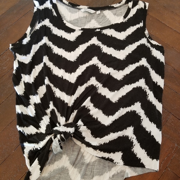 4 for $20 ~ Reitman's Shirt (Black and White) - Picture 3 of 3